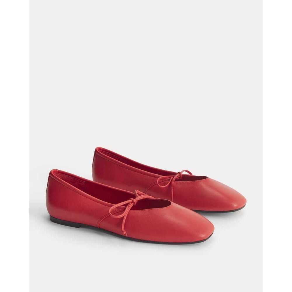 Everlane Leather Keyhole Flat in Classic Red, Size 8